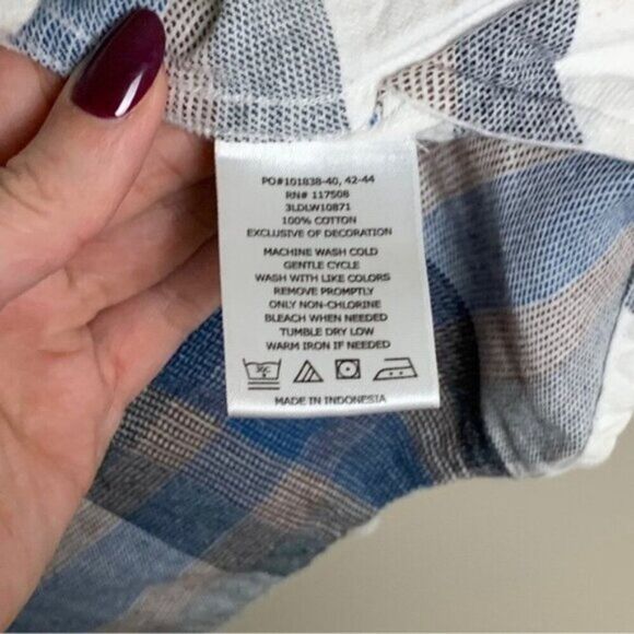 Men’s White and Blue Button Front Plaid Levi’s Flannel Top - Large - Picture 6 of 6